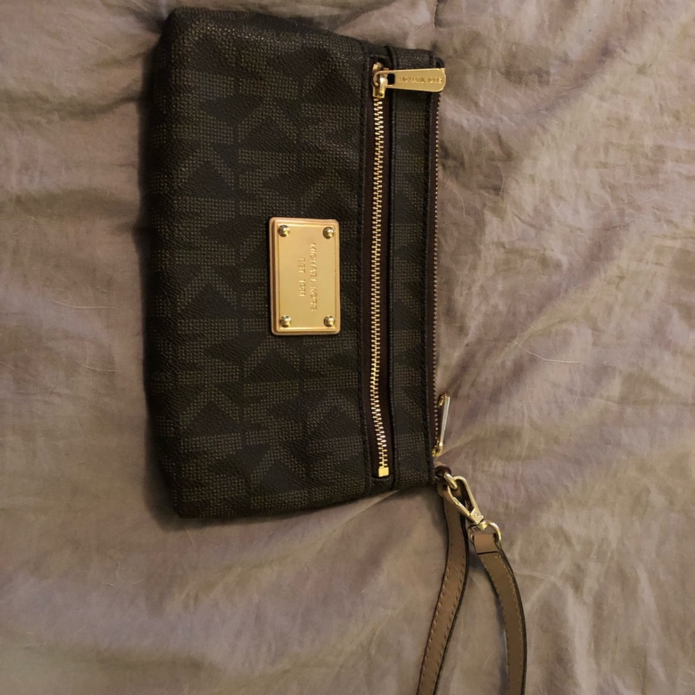 Micheal Kors Brown wristlet